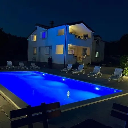 Willa Jelena, Makarska - *